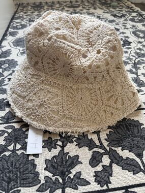 House of Harlow 1960 Crochet Lace Hat in Cream